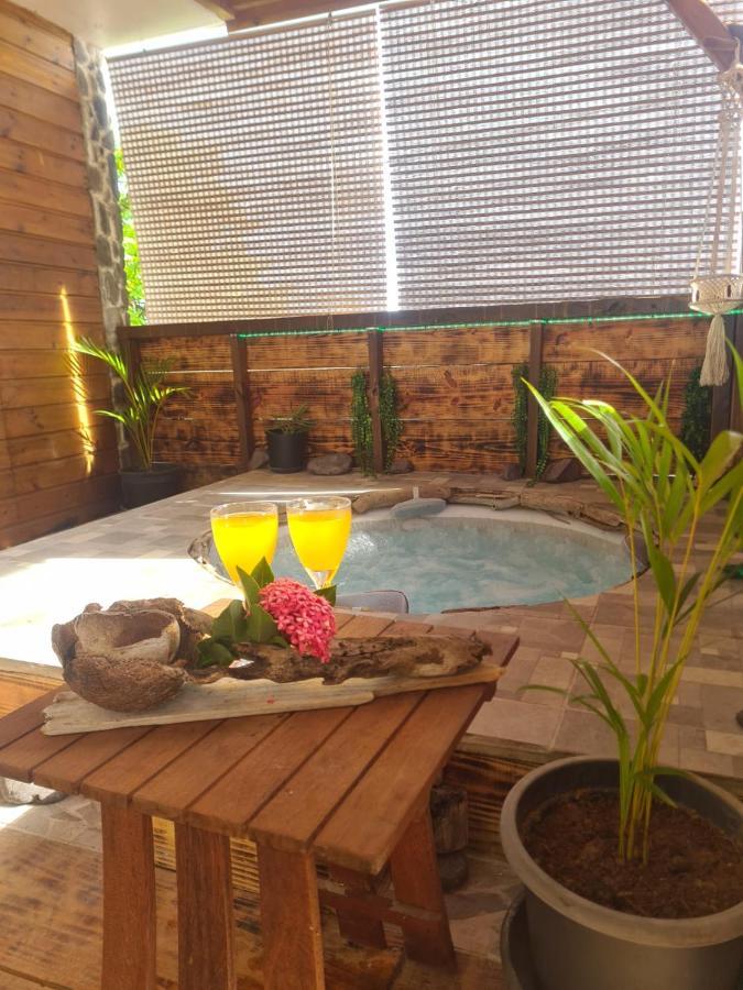 Kami Lodge F3 Jacuzzi Riviere-Salee Екстер'єр фото